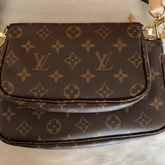 Multi Pochette Accessories NEW. BRAND NEW. AND. AUTHENTIC! - Picture 4 of 16